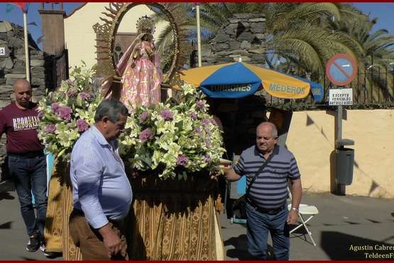 Tara procesiona a La Candelaria por sus calles (Foto TF)